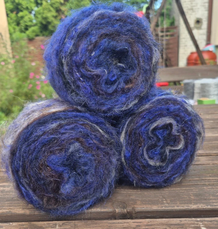 mohair granat.jpg